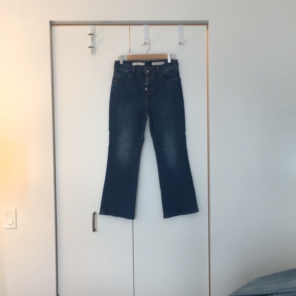 High-waisted, cropped flare jeans